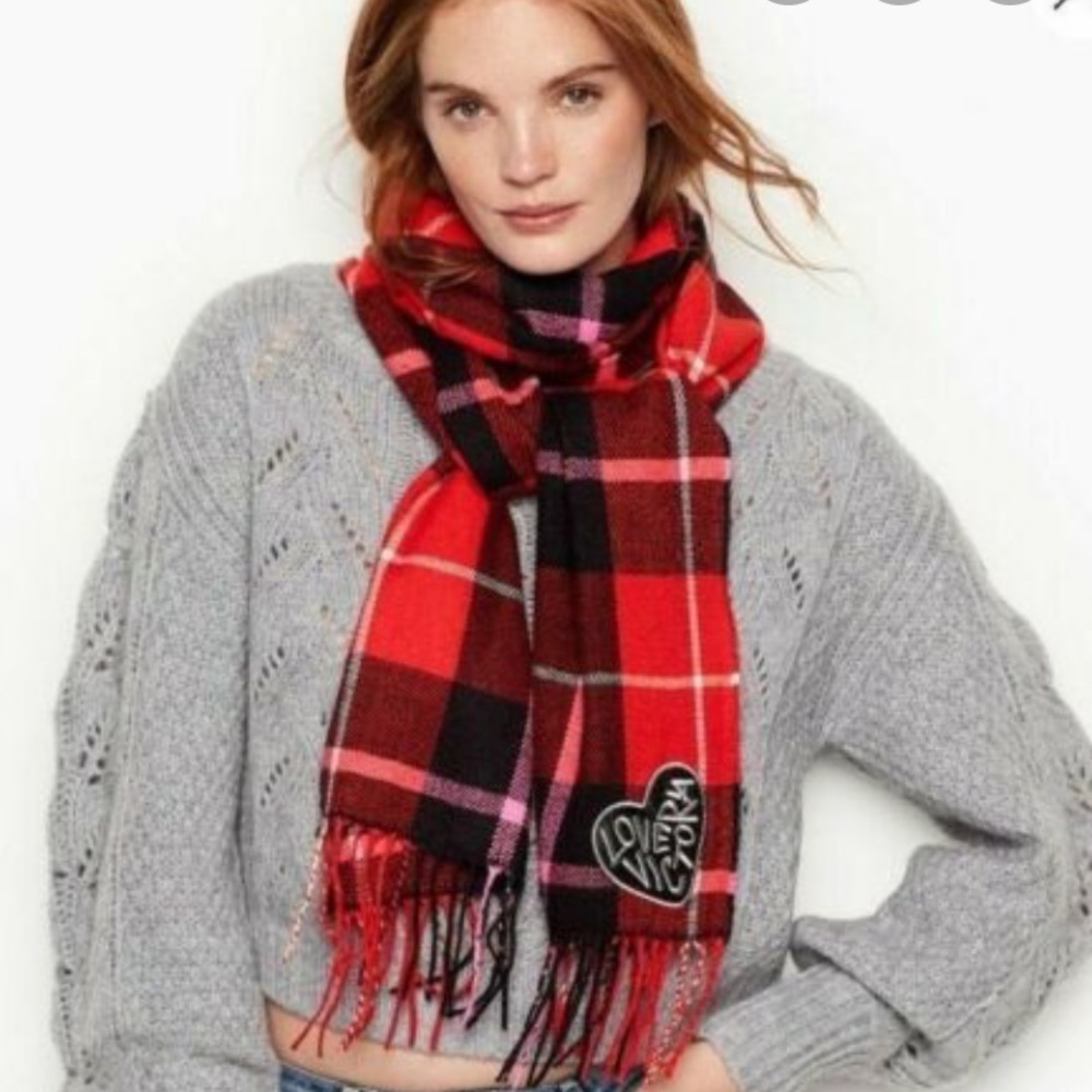 NWT Victoria’s Secret Scarf